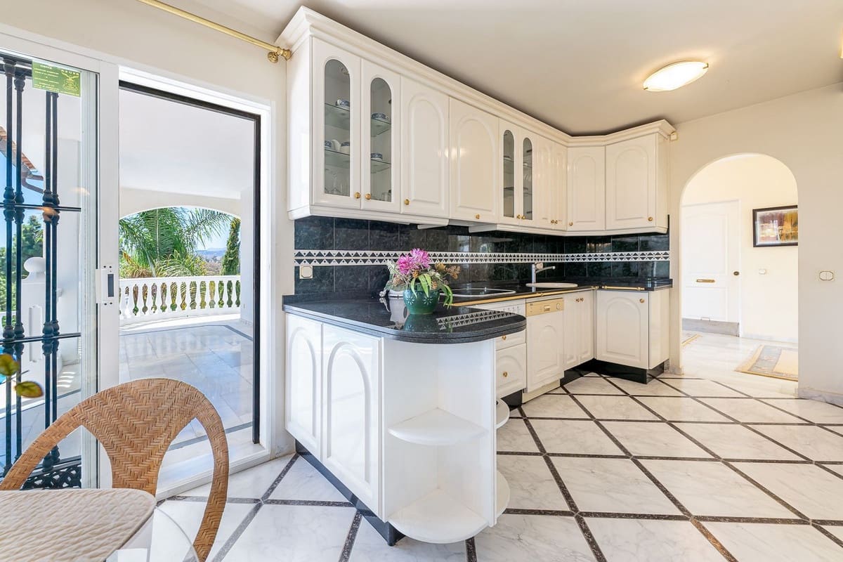 3 chambre Villa/Maison à vendre à El Chaparral avec piscine garage - 999 000 € (Ref: 10009950)