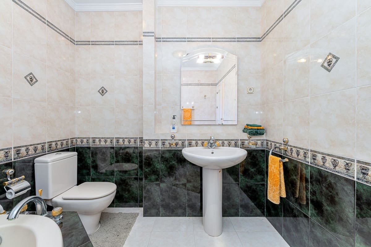 3 chambre Villa/Maison à vendre à El Chaparral avec piscine garage - 999 000 € (Ref: 10009950)