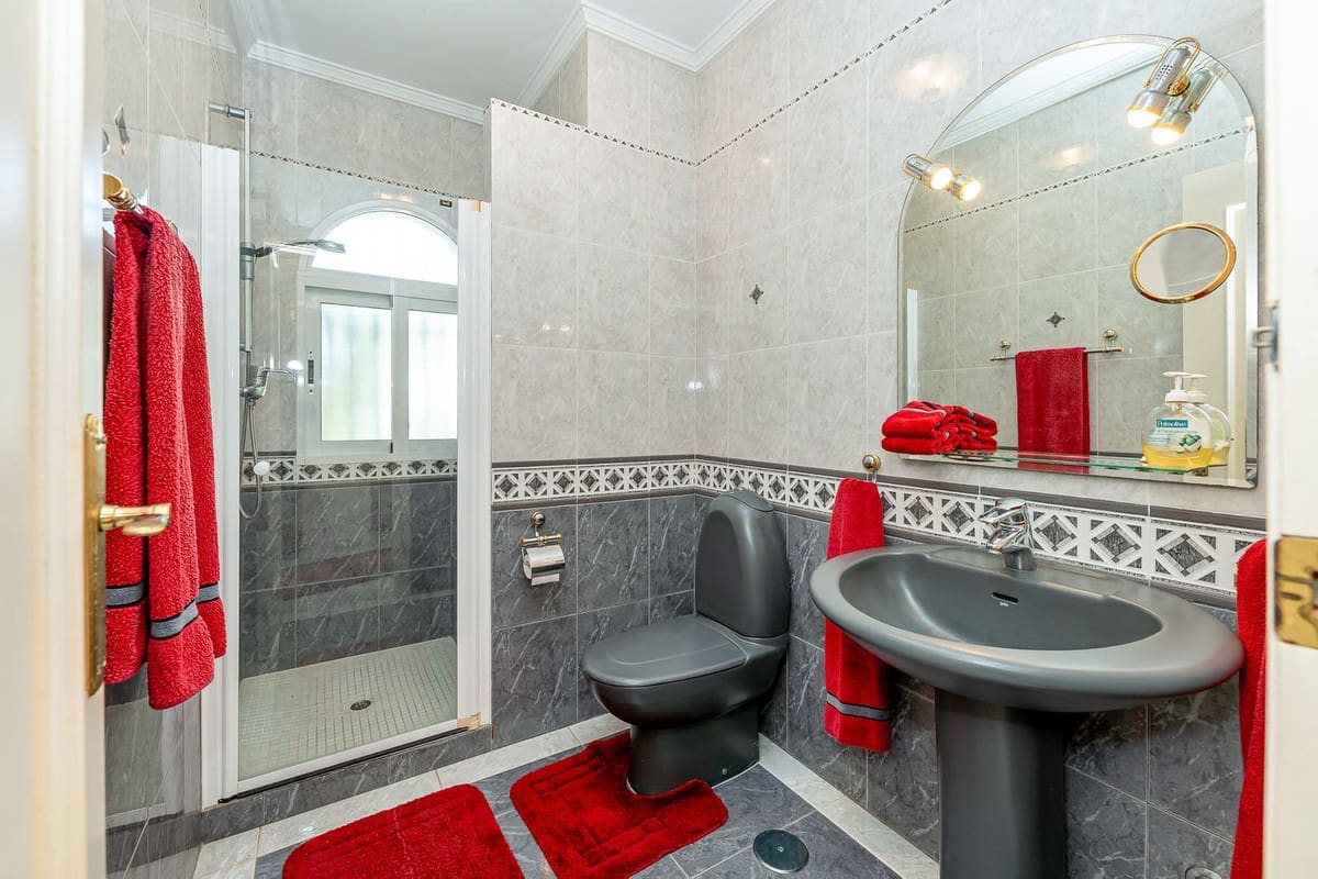 3 chambre Villa/Maison à vendre à El Chaparral avec piscine garage - 999 000 € (Ref: 10009950)
