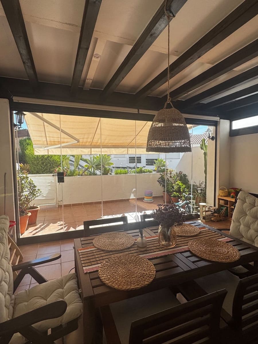 3 sypialnia Dom na sprzedaż w El Chaparral z basenem garażem - 495 000 € (Ref: 10057644)