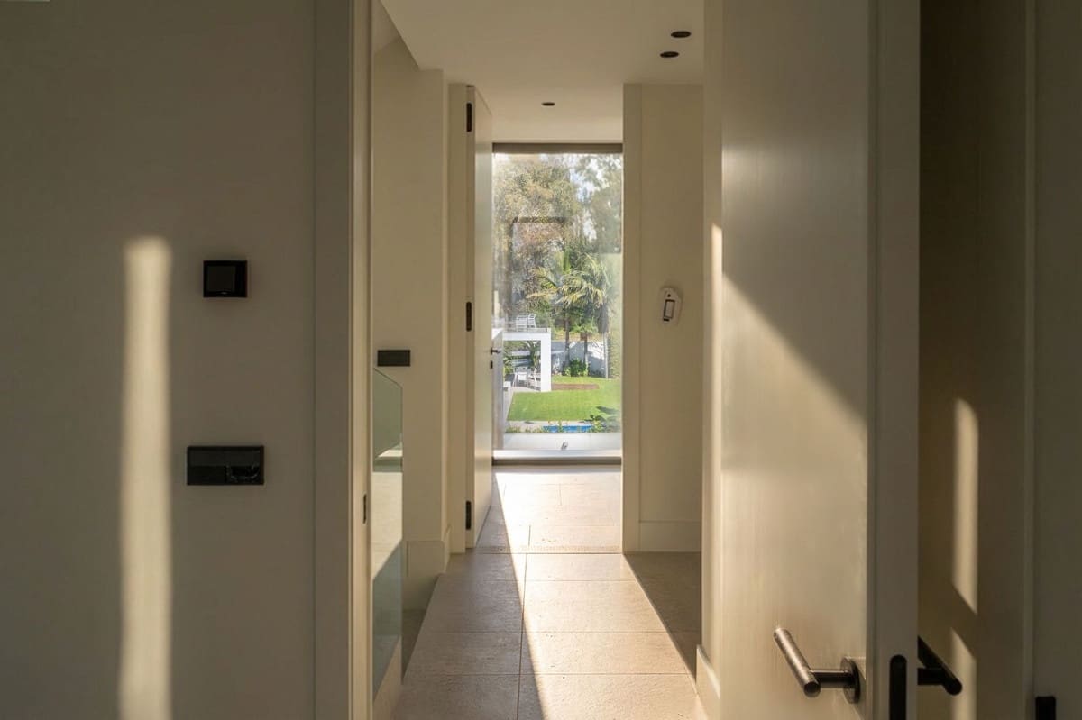 5 sypialnia Willa na sprzedaż w Marbella z basenem garażem - 4 300 000 € (Ref: 9991936)