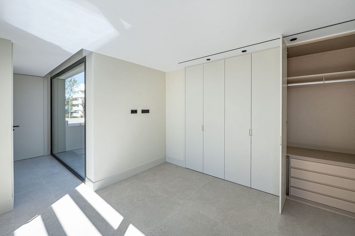 5 sypialnia Willa na sprzedaż w Marbella z basenem garażem - 4 300 000 € (Ref: 9991936)