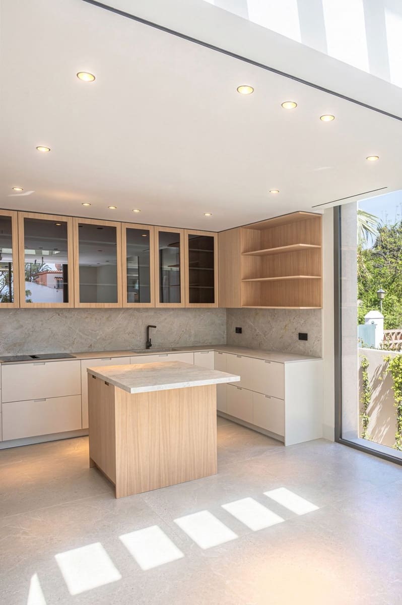 5 sypialnia Willa na sprzedaż w Marbella z basenem garażem - 4 300 000 € (Ref: 9991936)