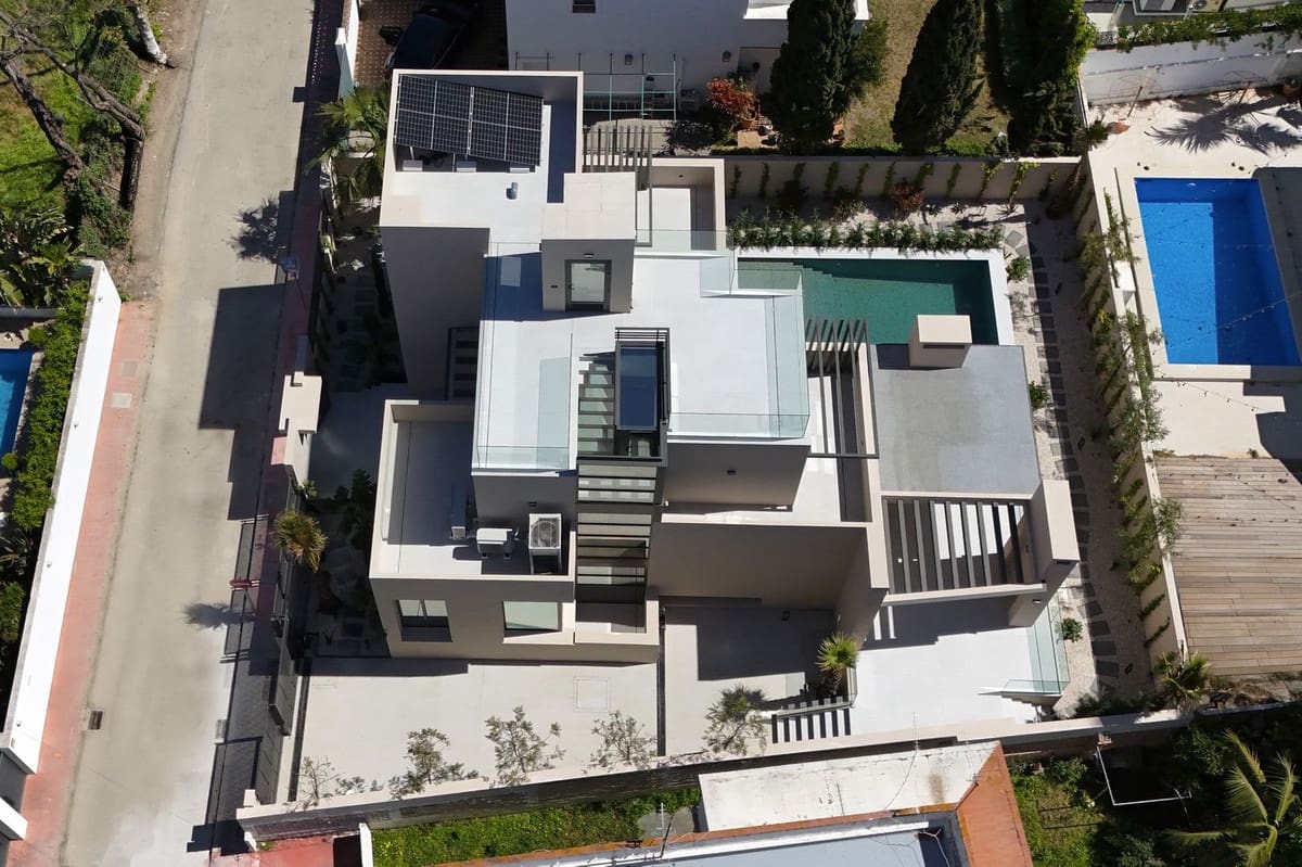 5 sypialnia Willa na sprzedaż w Marbella z basenem garażem - 4 300 000 € (Ref: 9991936)