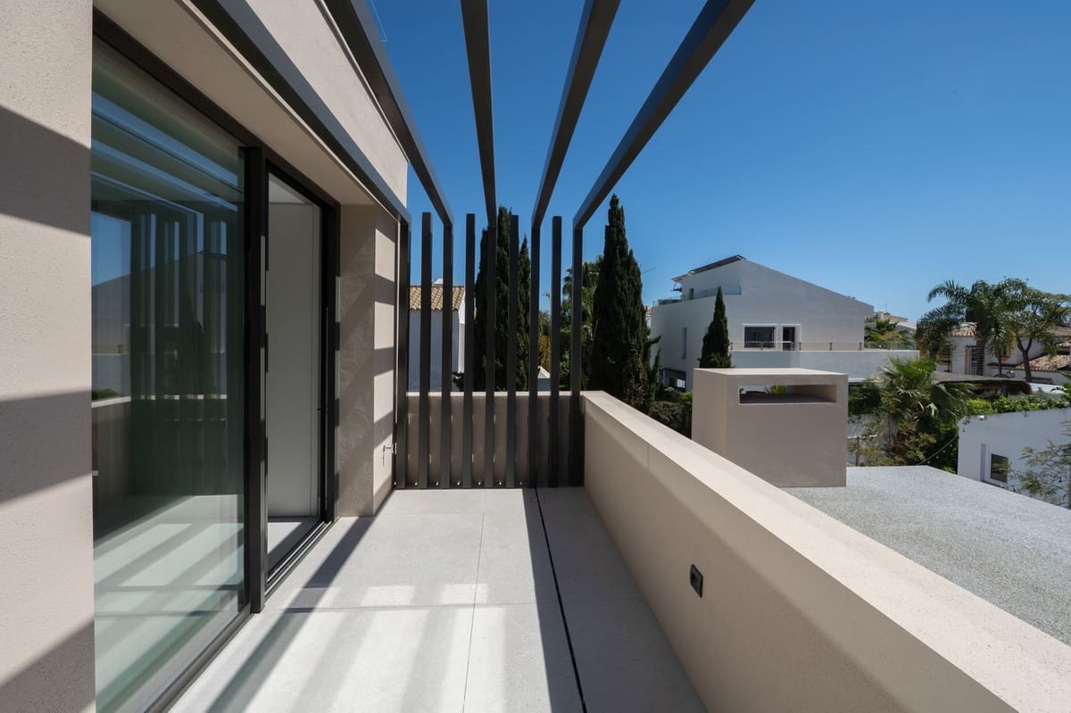 5 sypialnia Willa na sprzedaż w Marbella z basenem garażem - 4 300 000 € (Ref: 9991936)