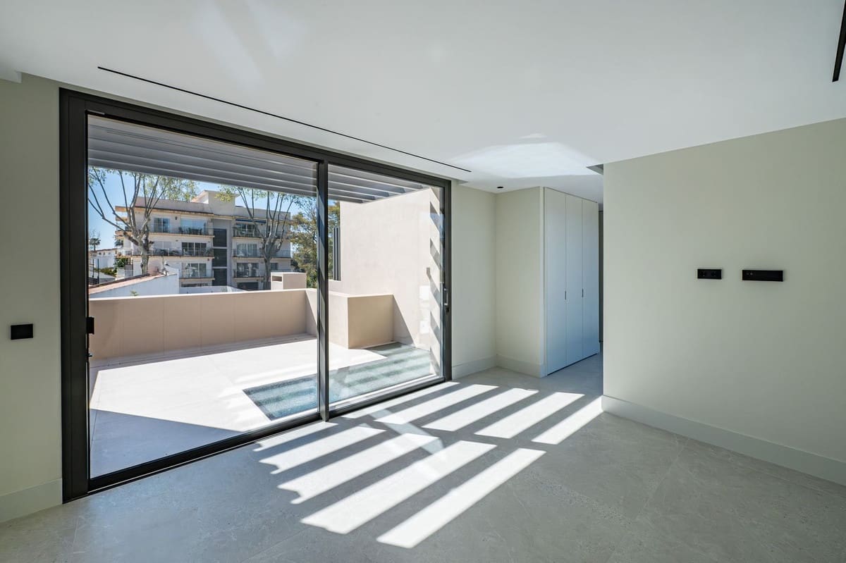 5 sypialnia Willa na sprzedaż w Marbella z basenem garażem - 4 300 000 € (Ref: 9991936)