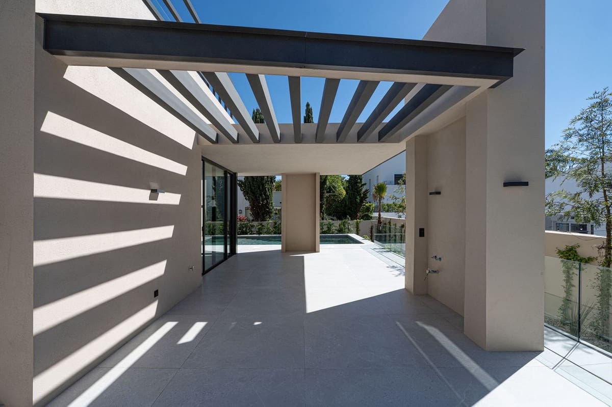 5 sypialnia Willa na sprzedaż w Marbella z basenem garażem - 4 300 000 € (Ref: 9991936)