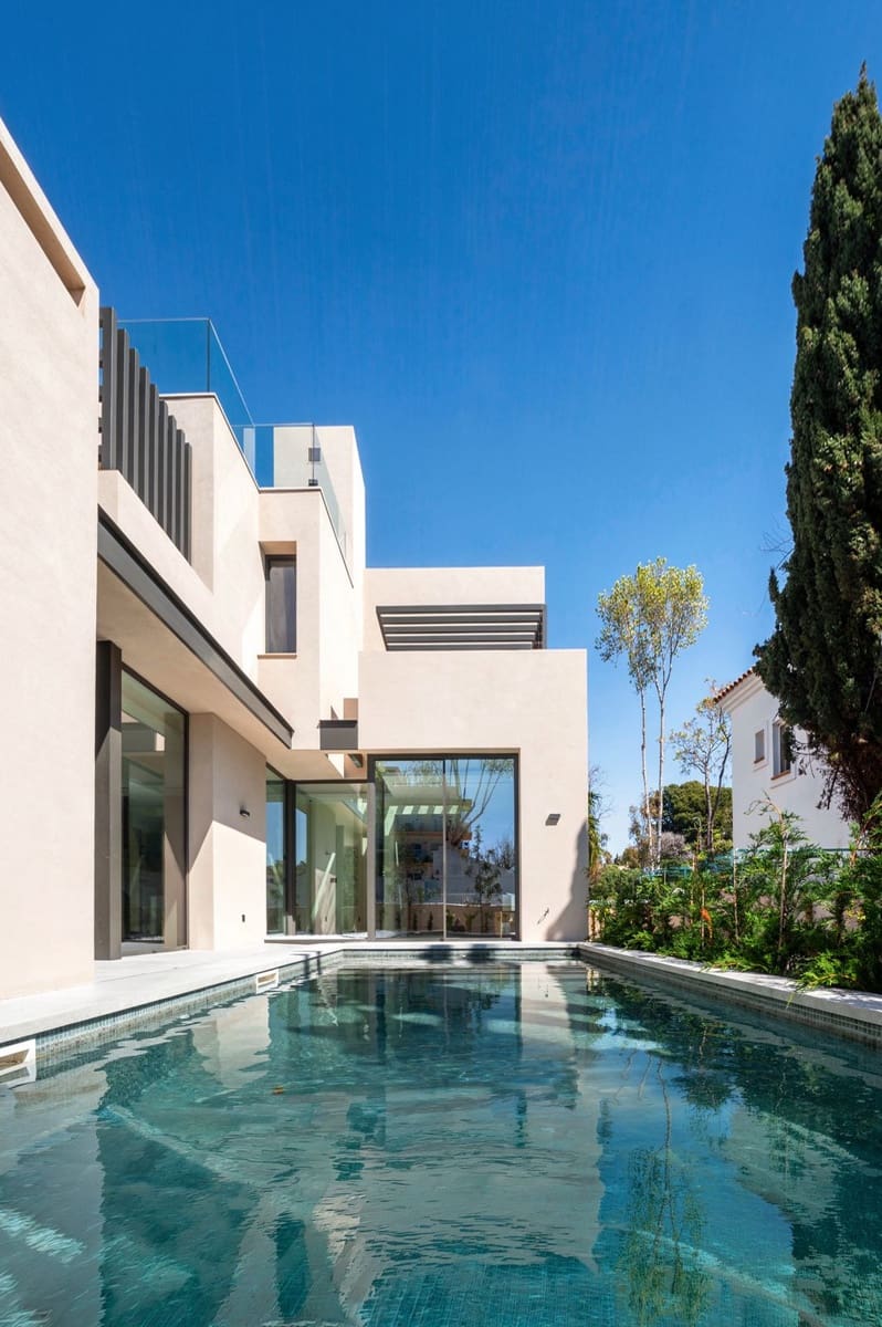 5 sypialnia Willa na sprzedaż w Marbella z basenem garażem - 4 300 000 € (Ref: 9991936)
