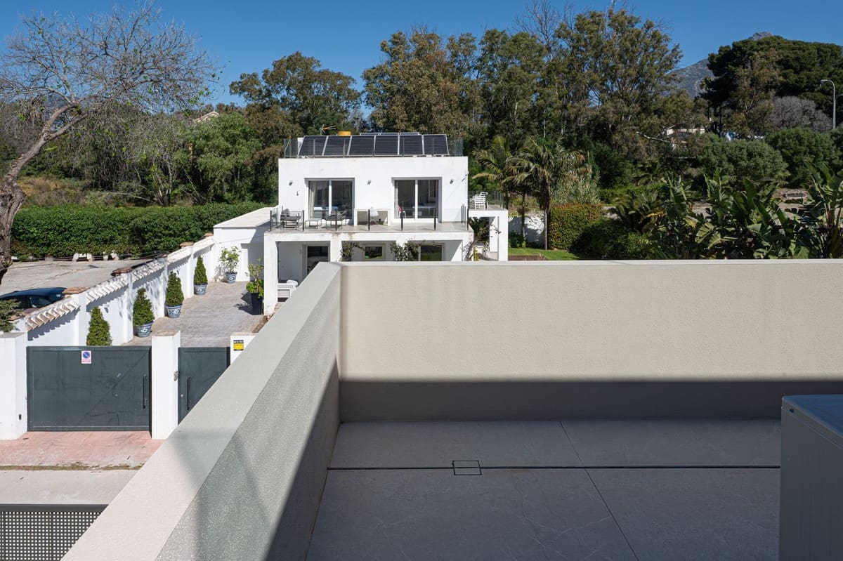 5 sypialnia Willa na sprzedaż w Marbella z basenem garażem - 4 300 000 € (Ref: 9991936)