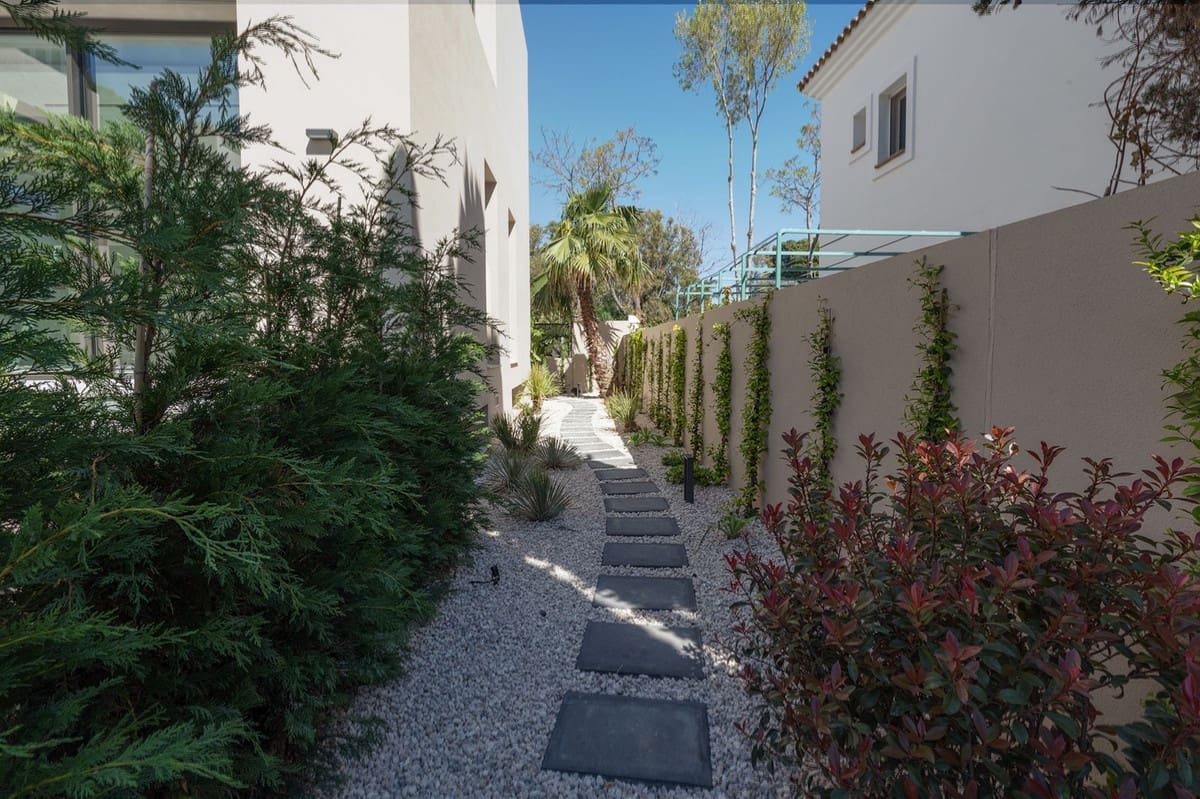 5 sypialnia Willa na sprzedaż w Marbella z basenem garażem - 4 300 000 € (Ref: 9991936)