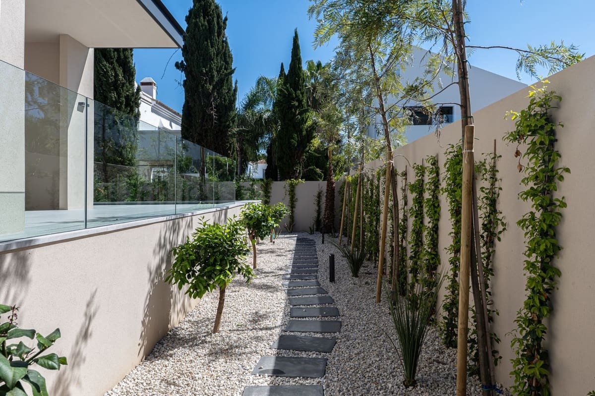 5 sypialnia Willa na sprzedaż w Marbella z basenem garażem - 4 300 000 € (Ref: 9991936)