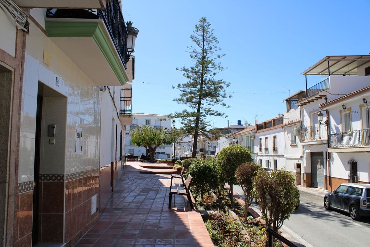 Casa de 3 habitaciones en Alhaurín el Grande en venta - 289.000 € (Ref: 9991938)