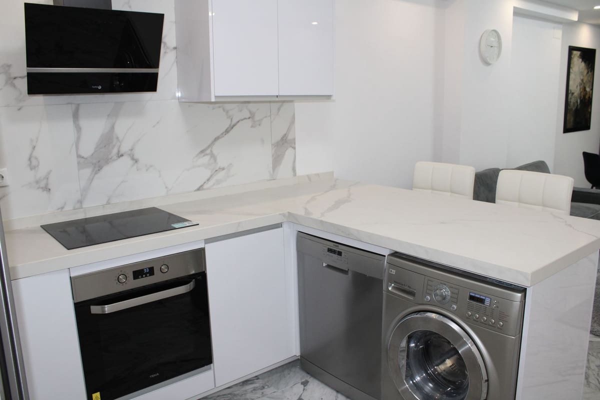 3 makuuhuone Huoneisto myytävänä paikassa Bahia de Marbella mukana uima-altaan 
autotalli - 615 000 € (Ref: 9991939)
