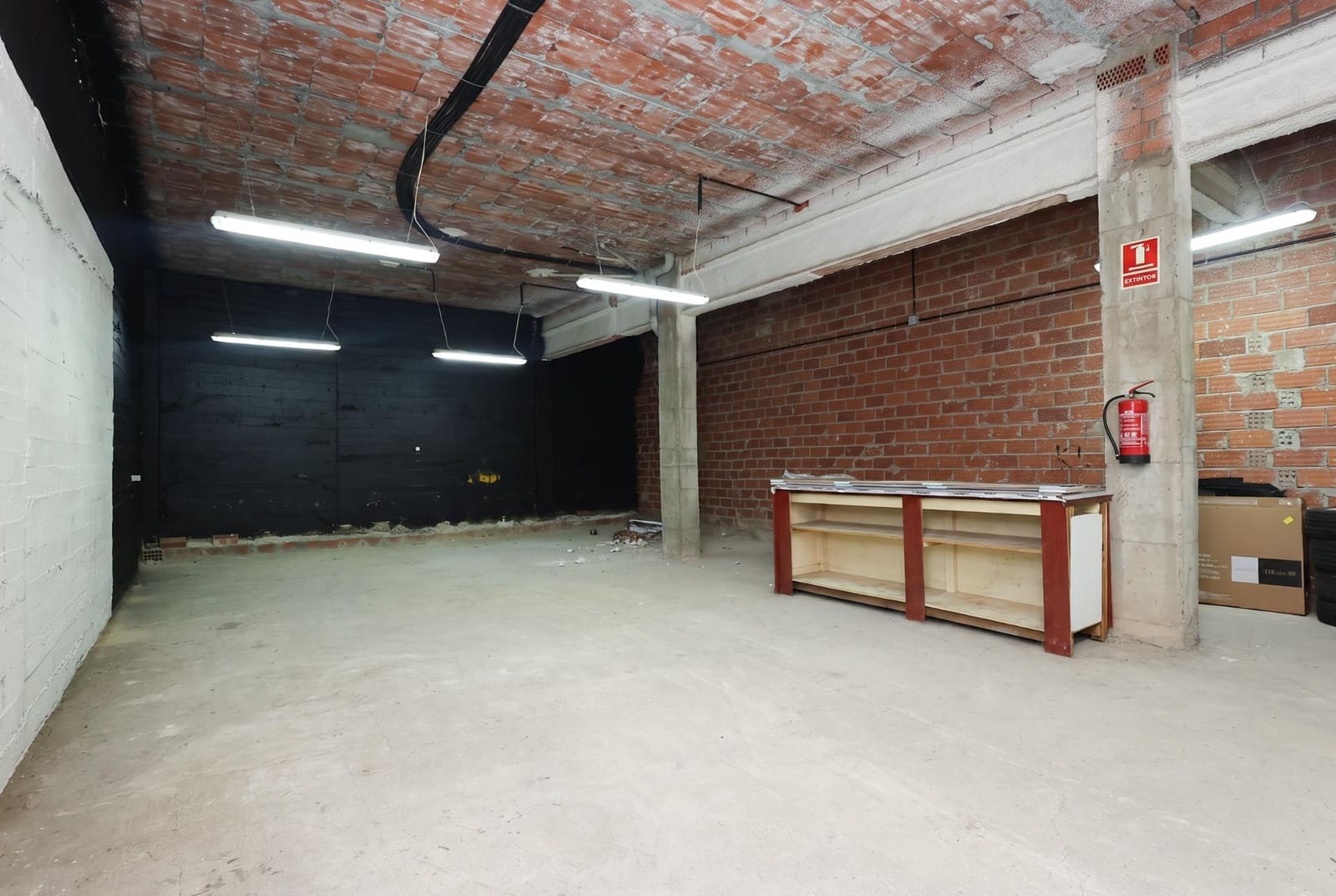 Comercial para venda em Santa Perpetua de Mogoda - 372 500 € (Ref: 10005741)