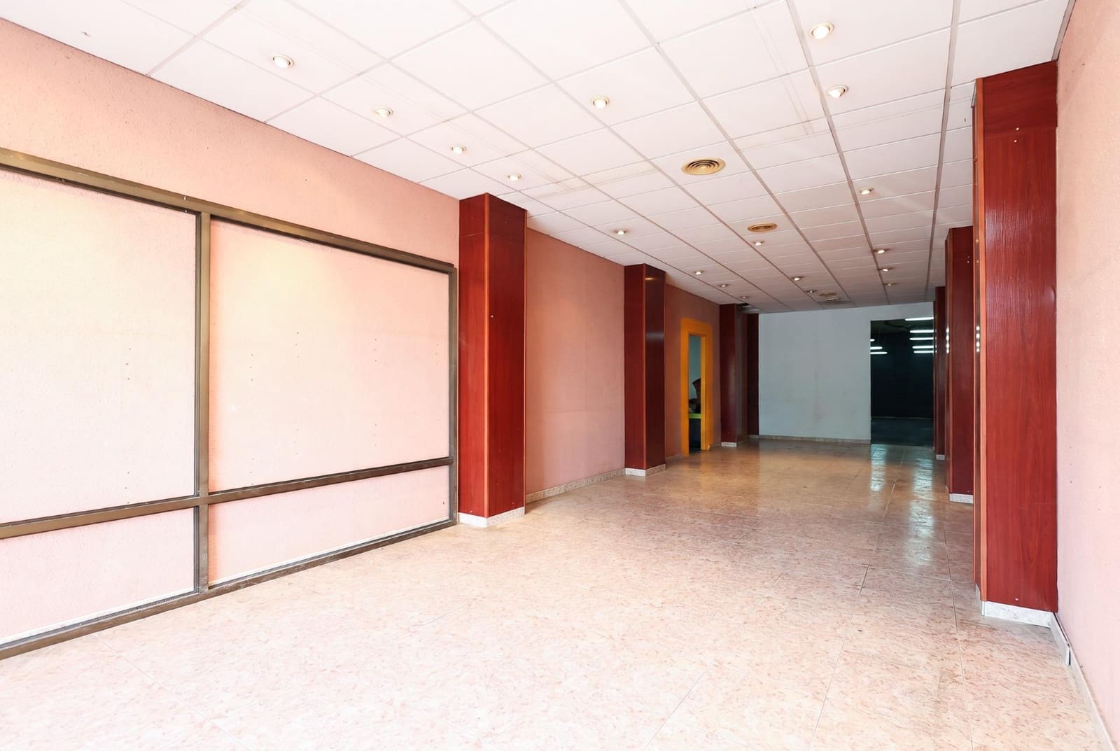 Comercial para venda em Santa Perpetua de Mogoda - 372 500 € (Ref: 10005741)