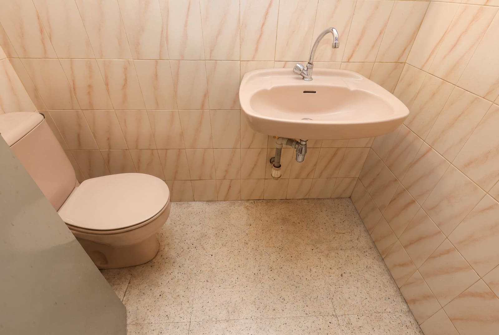 Comercial para venda em Santa Perpetua de Mogoda - 372 500 € (Ref: 10005741)