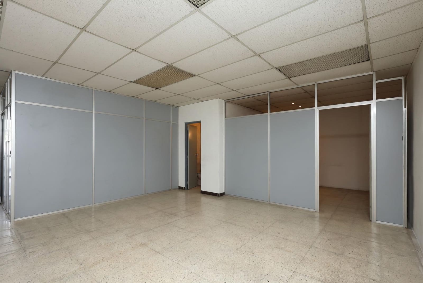 Comercial para venda em Santa Perpetua de Mogoda - 372 500 € (Ref: 10005741)