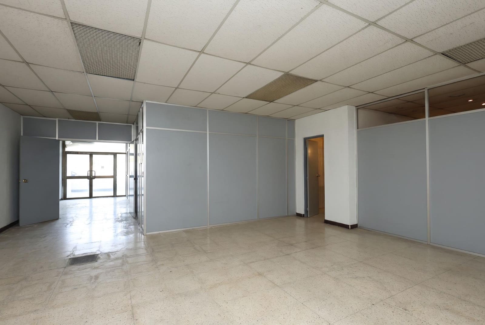 Comercial para venda em Santa Perpetua de Mogoda - 372 500 € (Ref: 10005741)