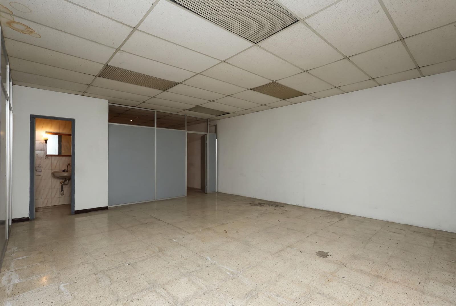 Comercial para venda em Santa Perpetua de Mogoda - 372 500 € (Ref: 10005741)