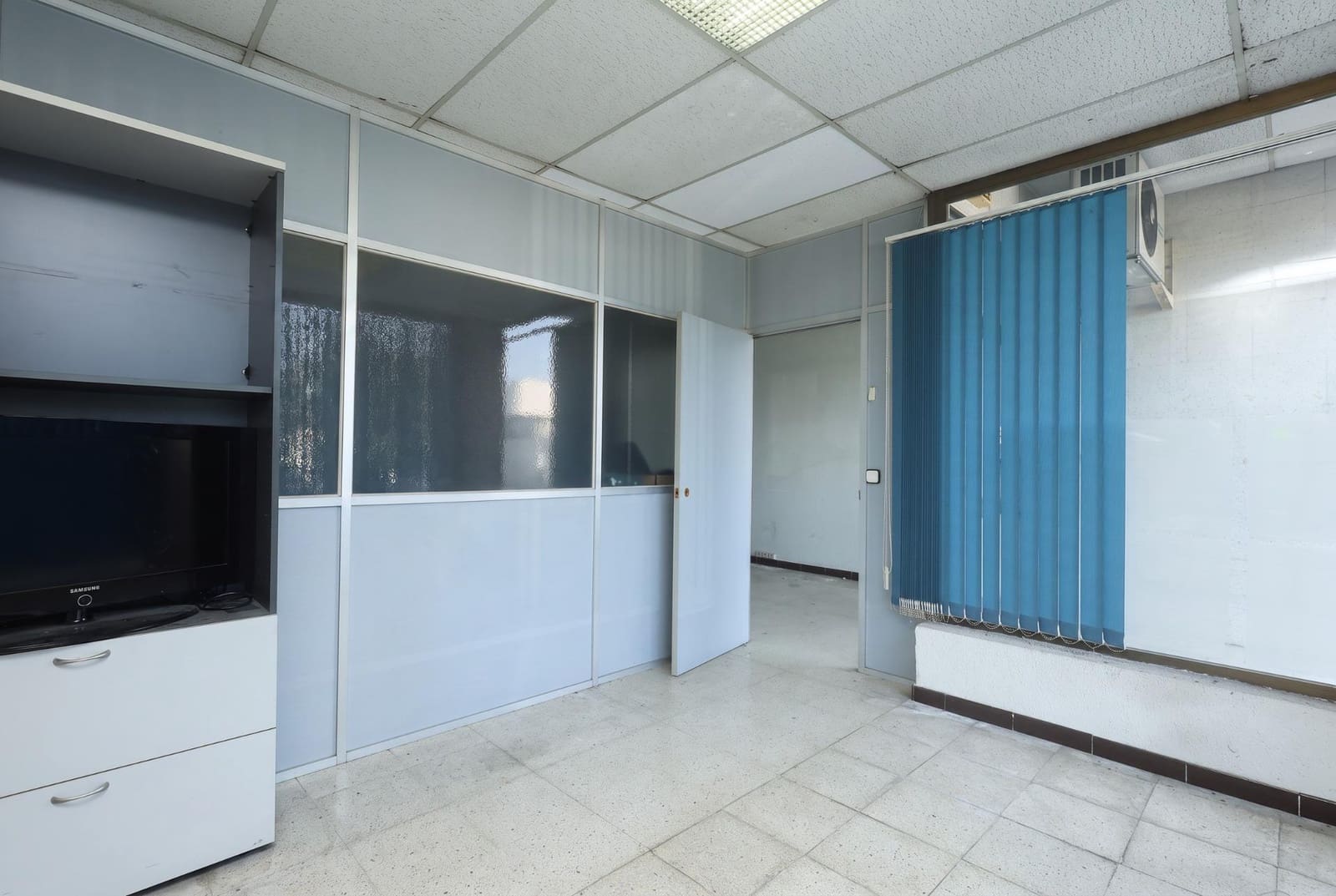Comercial para venda em Santa Perpetua de Mogoda - 372 500 € (Ref: 10005741)