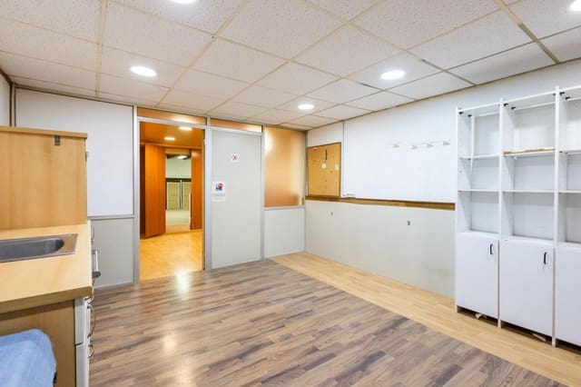 Ullakkoasunto myytävänä paikassa El Raval, Barcelona kaupunki - 350 000 € (Ref: 10032192)