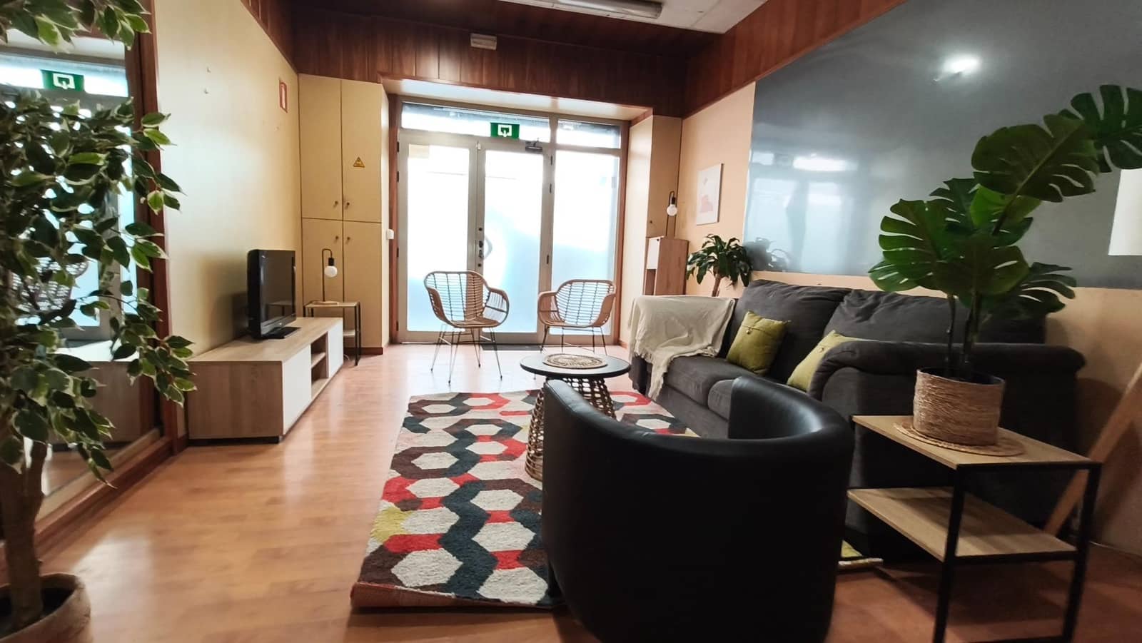 Loft til salgs i Barcelona by - € 350 000 (Ref: 10032192)