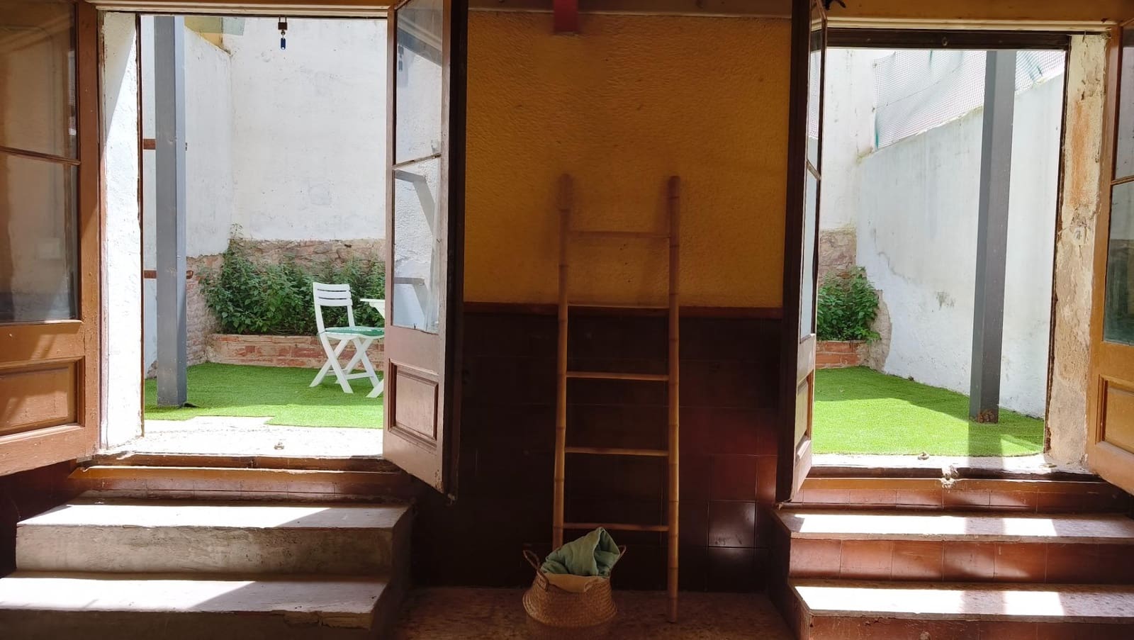 Loft til salgs i Barcelona by - € 350 000 (Ref: 10032192)