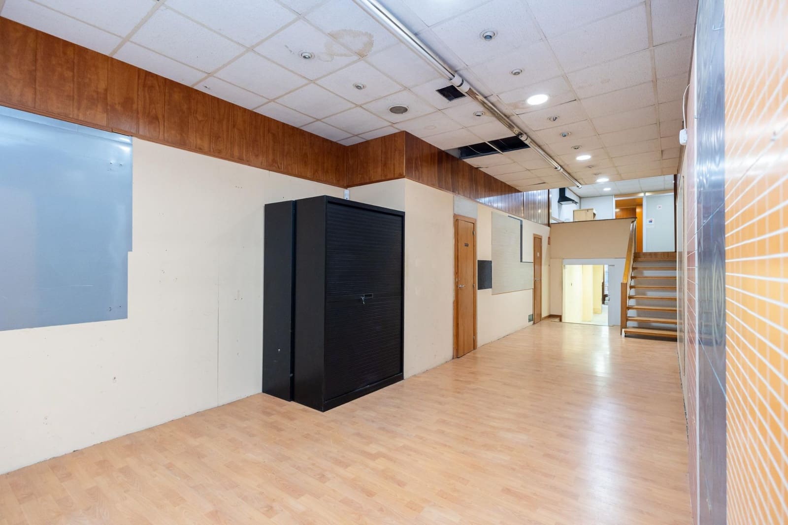 Loft til salgs i Barcelona by - € 350 000 (Ref: 10032192)