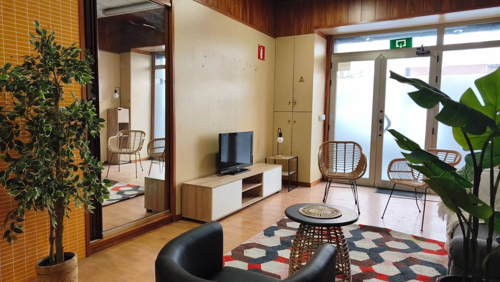 Loft til salgs i Barcelona by - € 350 000 (Ref: 10032192)