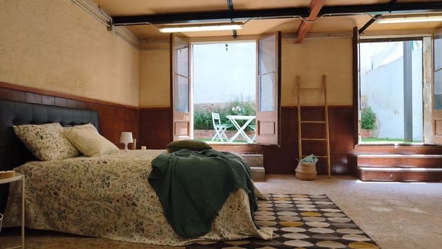 Loft til salg i El Raval, Barcelona by - € 350.000 (Ref: 10032192)