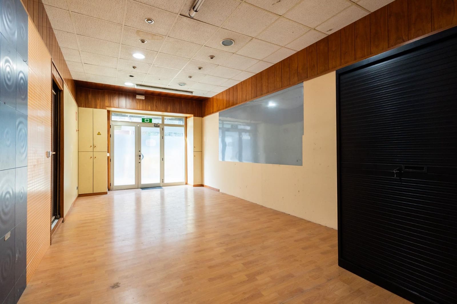Loft til salgs i Barcelona by - € 350 000 (Ref: 10032192)