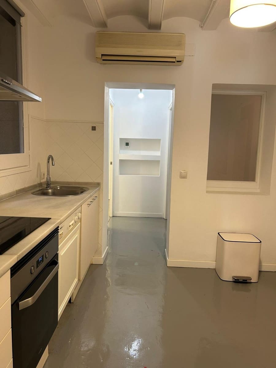 Piso de 5 habitaciones en Barcelona ciudad en venta - 450.000 € (Ref: 9909012)