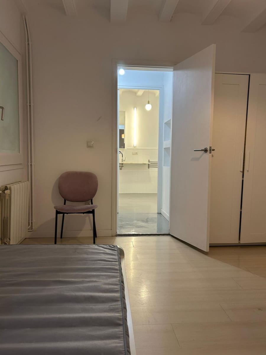 Piso de 5 habitaciones en Barcelona ciudad en venta - 450.000 € (Ref: 9909012)