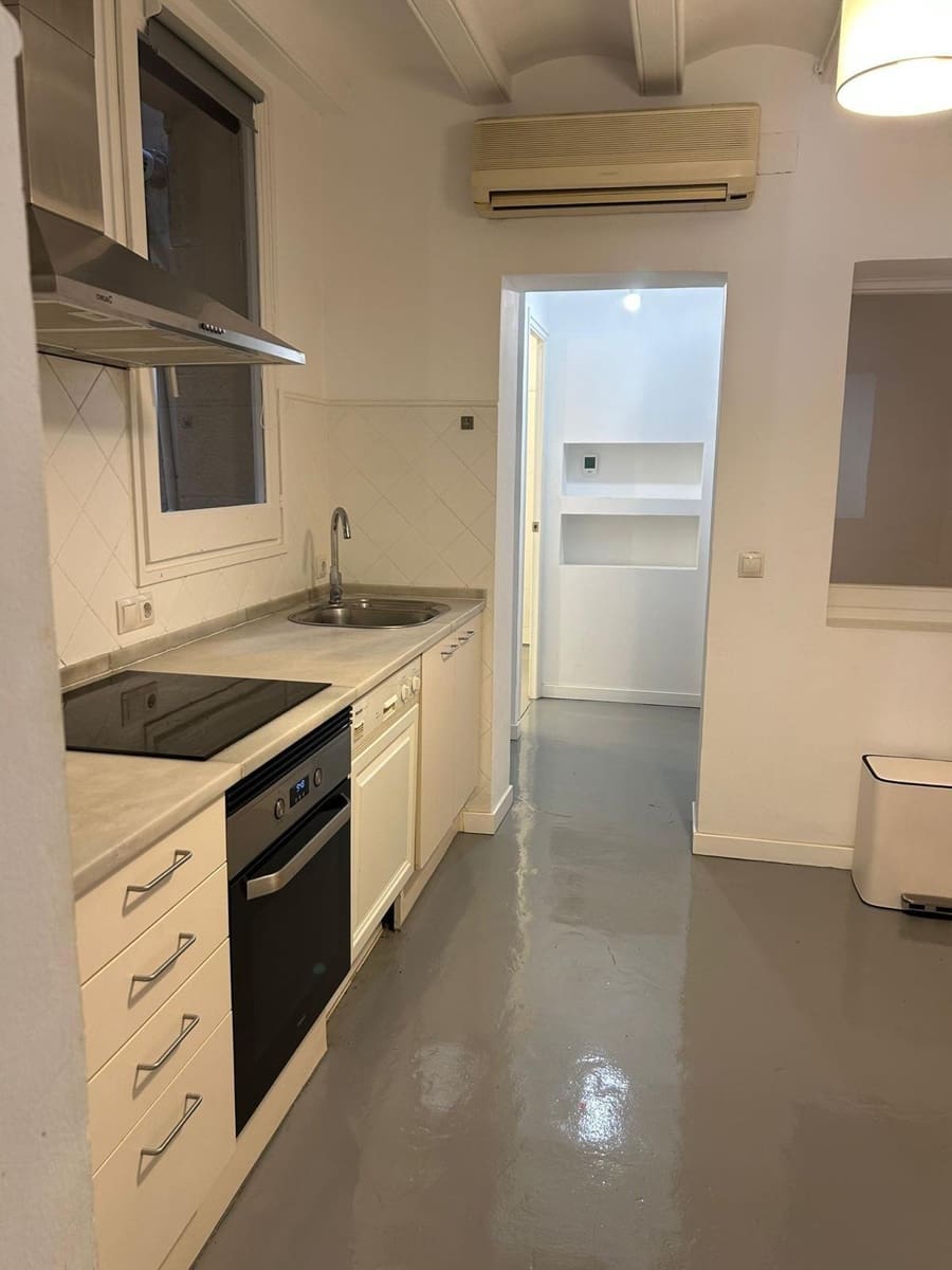 Piso de 5 habitaciones en Barcelona ciudad en venta - 450.000 € (Ref: 9909012)