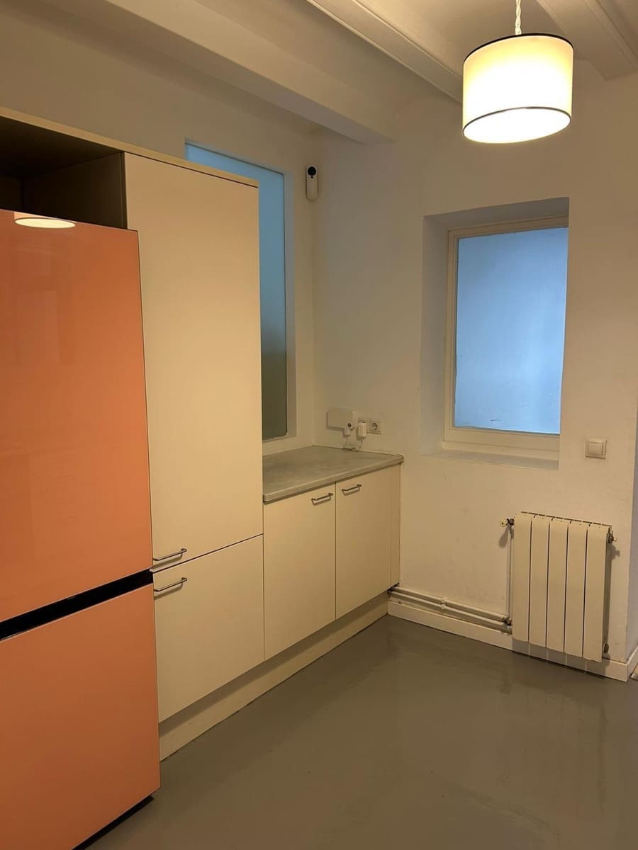 Piso de 5 habitaciones en Barcelona ciudad en venta - 450.000 € (Ref: 9909012)