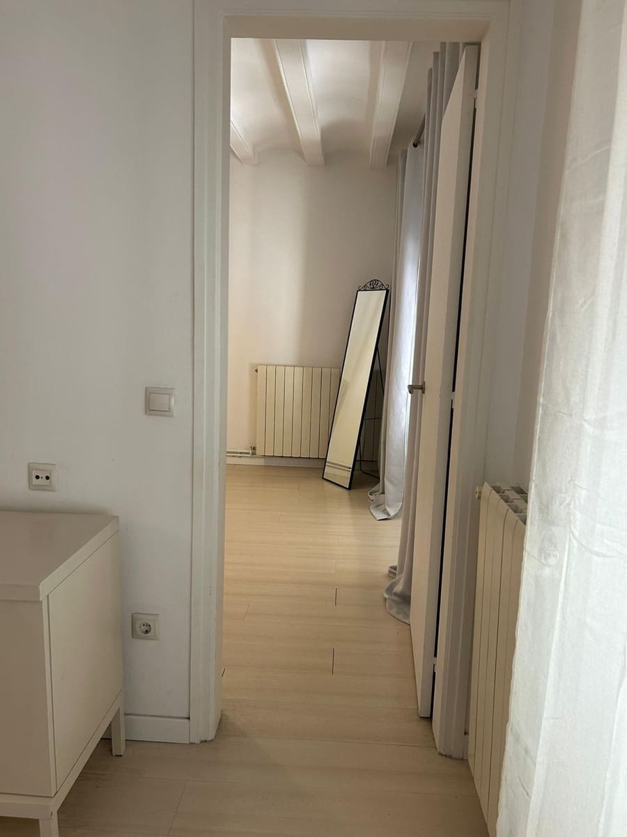 Piso de 5 habitaciones en Barcelona ciudad en venta - 450.000 € (Ref: 9909012)