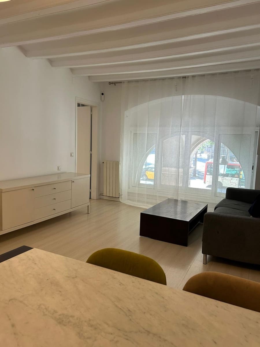 Piso de 5 habitaciones en Barcelona ciudad en venta - 450.000 € (Ref: 9909012)
