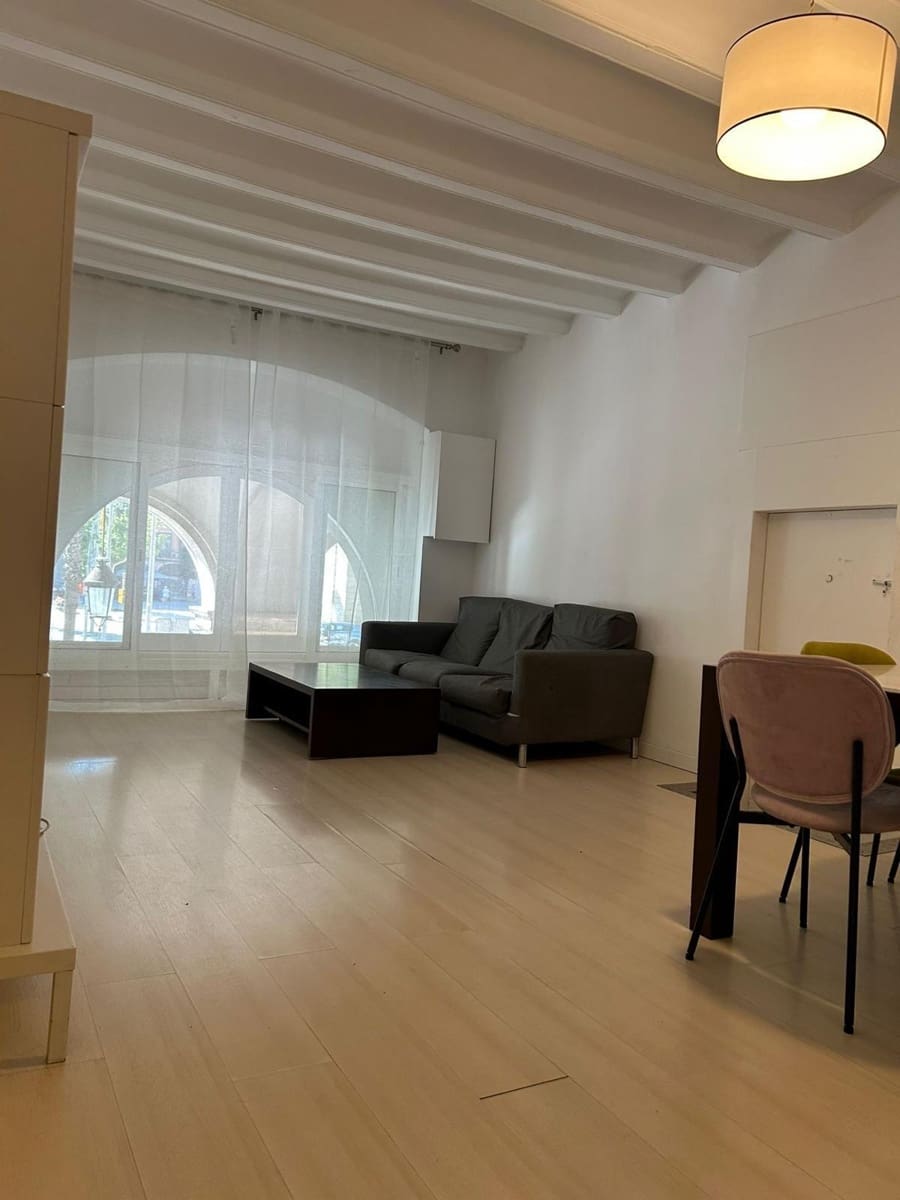 Piso de 5 habitaciones en Barcelona ciudad en venta - 450.000 € (Ref: 9909012)