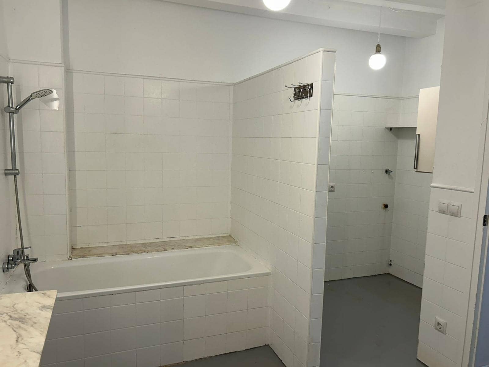 Piso de 5 habitaciones en Barcelona ciudad en venta - 450.000 € (Ref: 9909012)