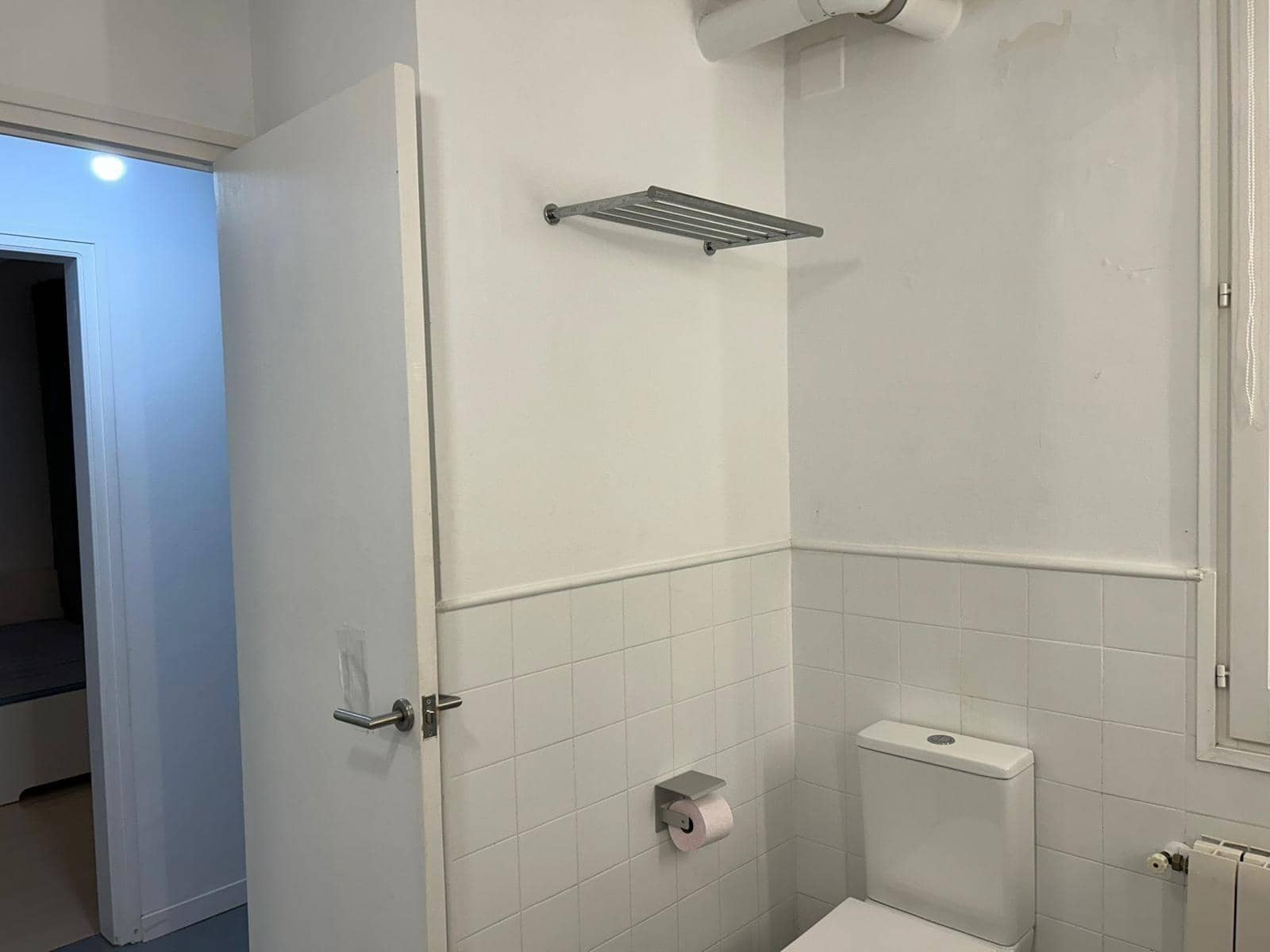 Piso de 5 habitaciones en Barcelona ciudad en venta - 450.000 € (Ref: 9909012)