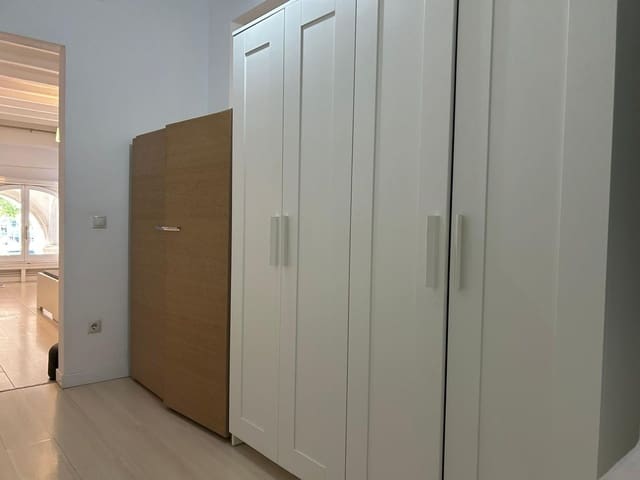 Piso de 5 habitaciones en Sant Pere, Santa Caterina i La Ribera, Barcelona ciudad en venta - 450.000 € (Ref: 9909012)
