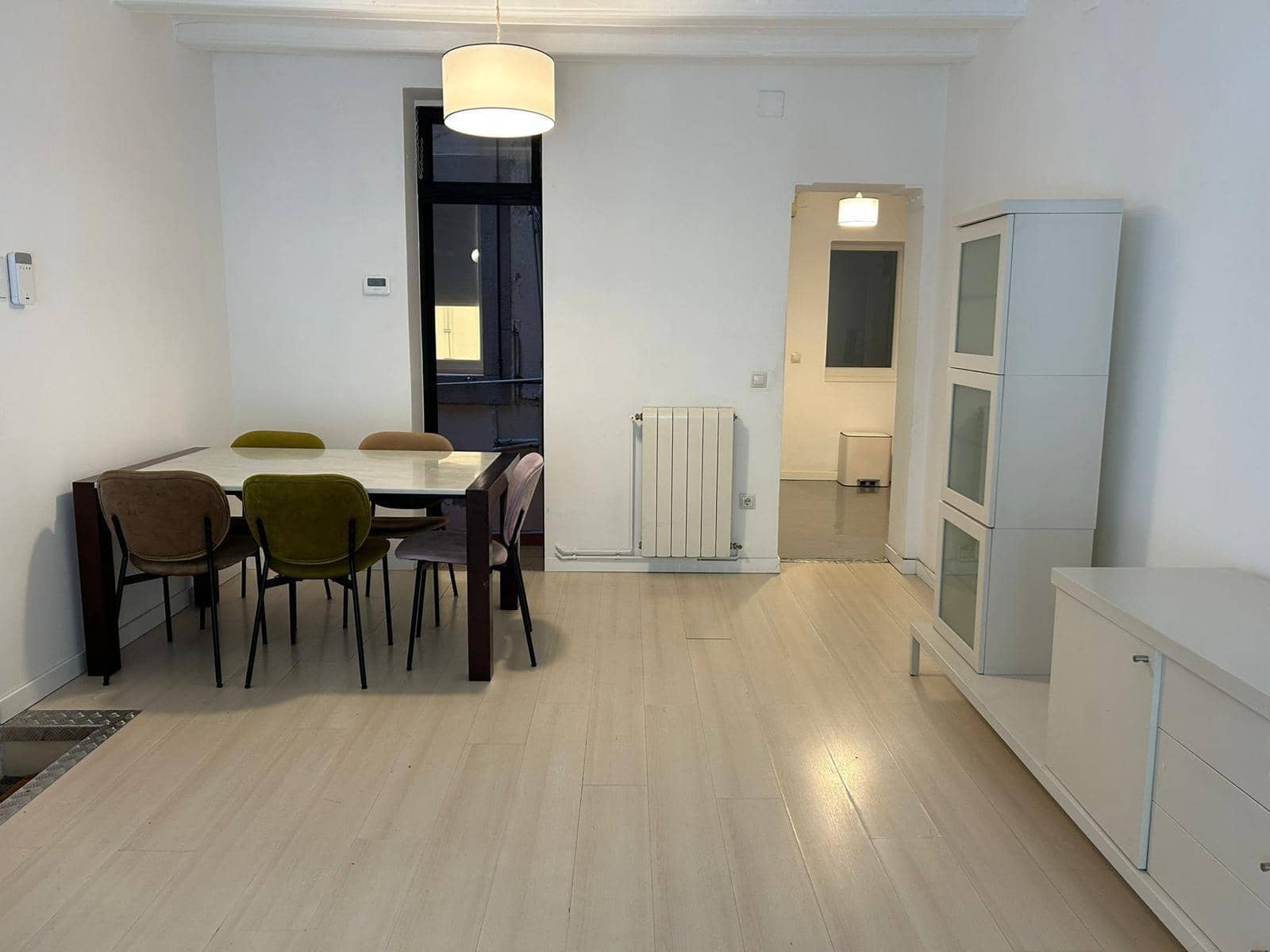 Piso de 5 habitaciones en Barcelona ciudad en venta - 450.000 € (Ref: 9909012)