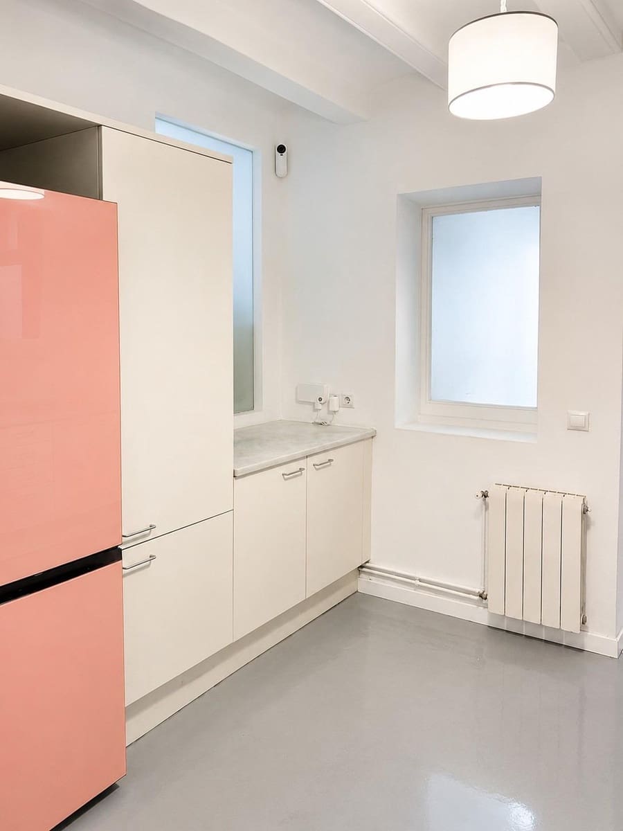 5 bedroom Flat for sale in Barcelona city - € 395,000 (Ref: 9909012)
