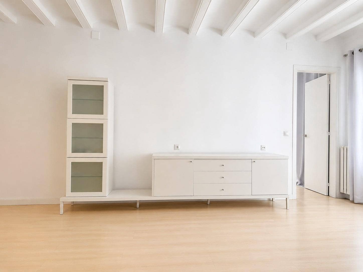 5 bedroom Flat for sale in Barcelona city - € 395,000 (Ref: 9909012)