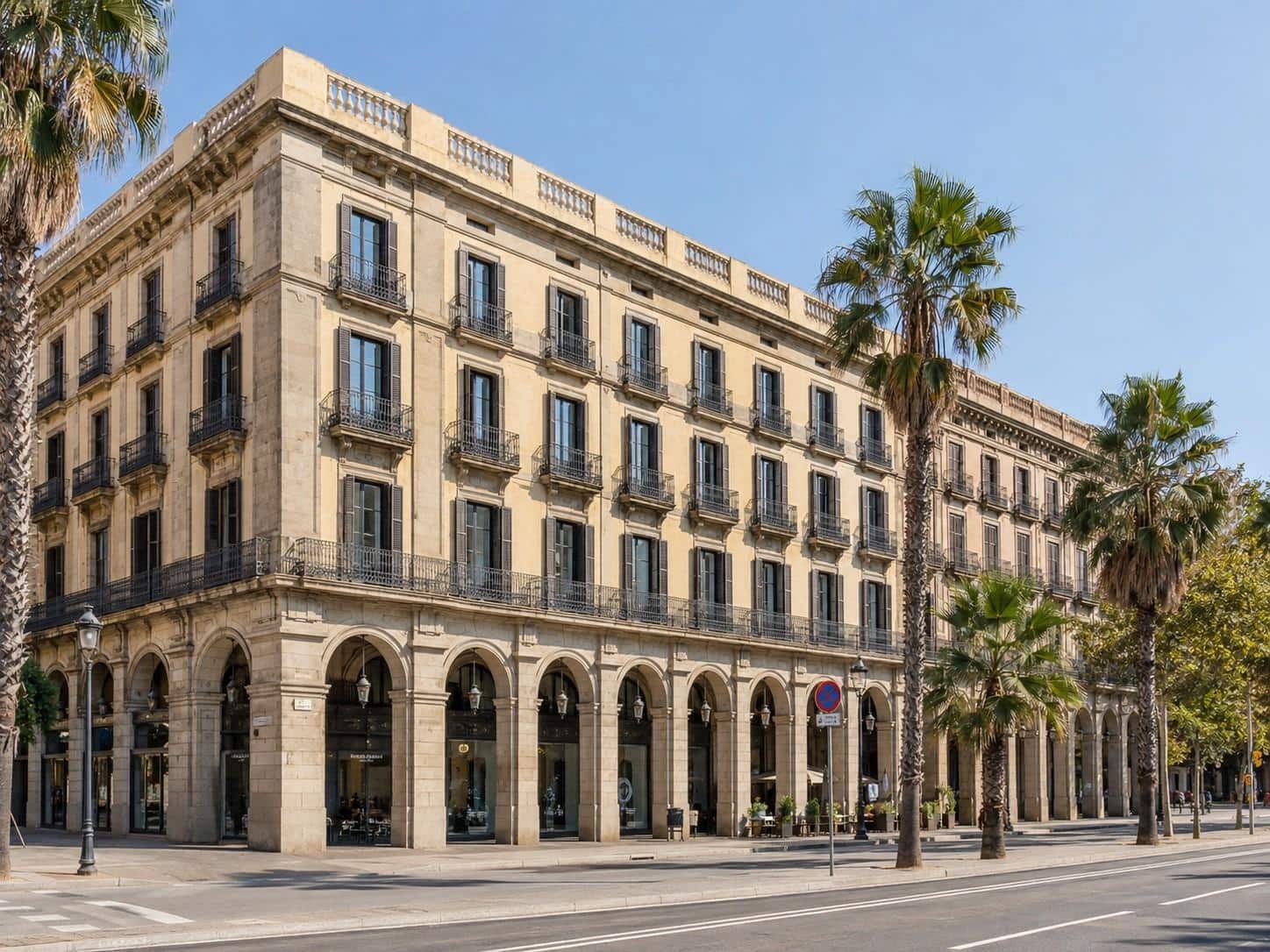 5 bedroom Flat for sale in Barcelona city - € 395,000 (Ref: 9909012)