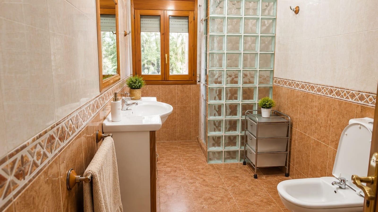 4 chambre Villa/Maison à vendre à Mediona avec piscine garage - 278 800 € (Ref: 9911179)