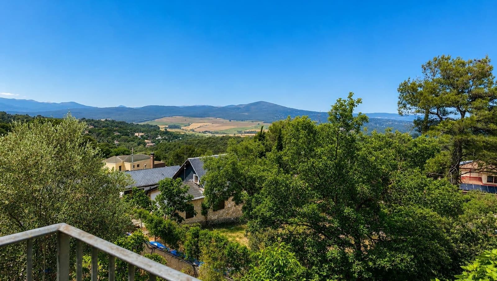 4 chambre Villa/Maison à vendre à Mediona avec piscine garage - 278 800 € (Ref: 9911179)