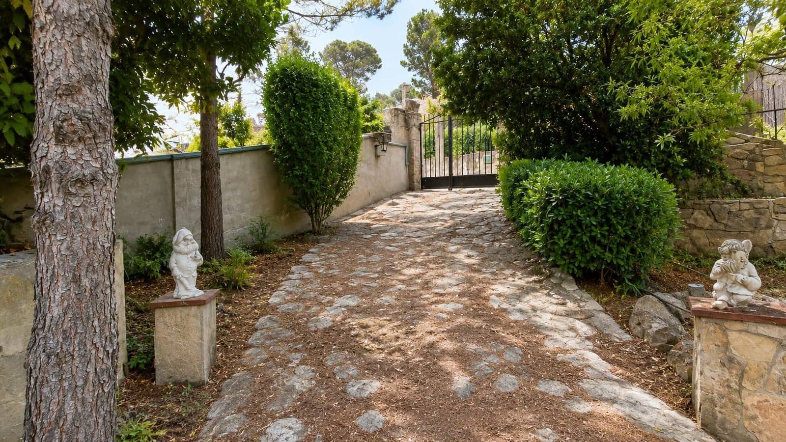 4 chambre Villa/Maison à vendre à Mediona avec piscine garage - 278 800 € (Ref: 9911179)