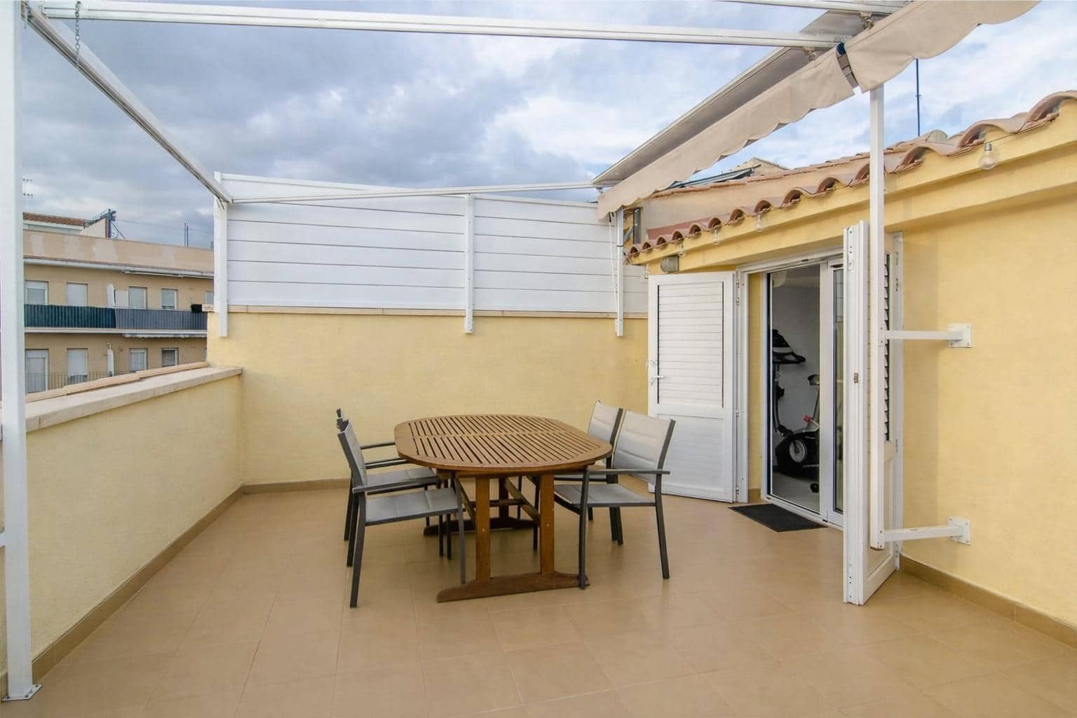 4 chambre Penthouse à vendre à Cubelles - 359 000 € (Ref: 9911182)