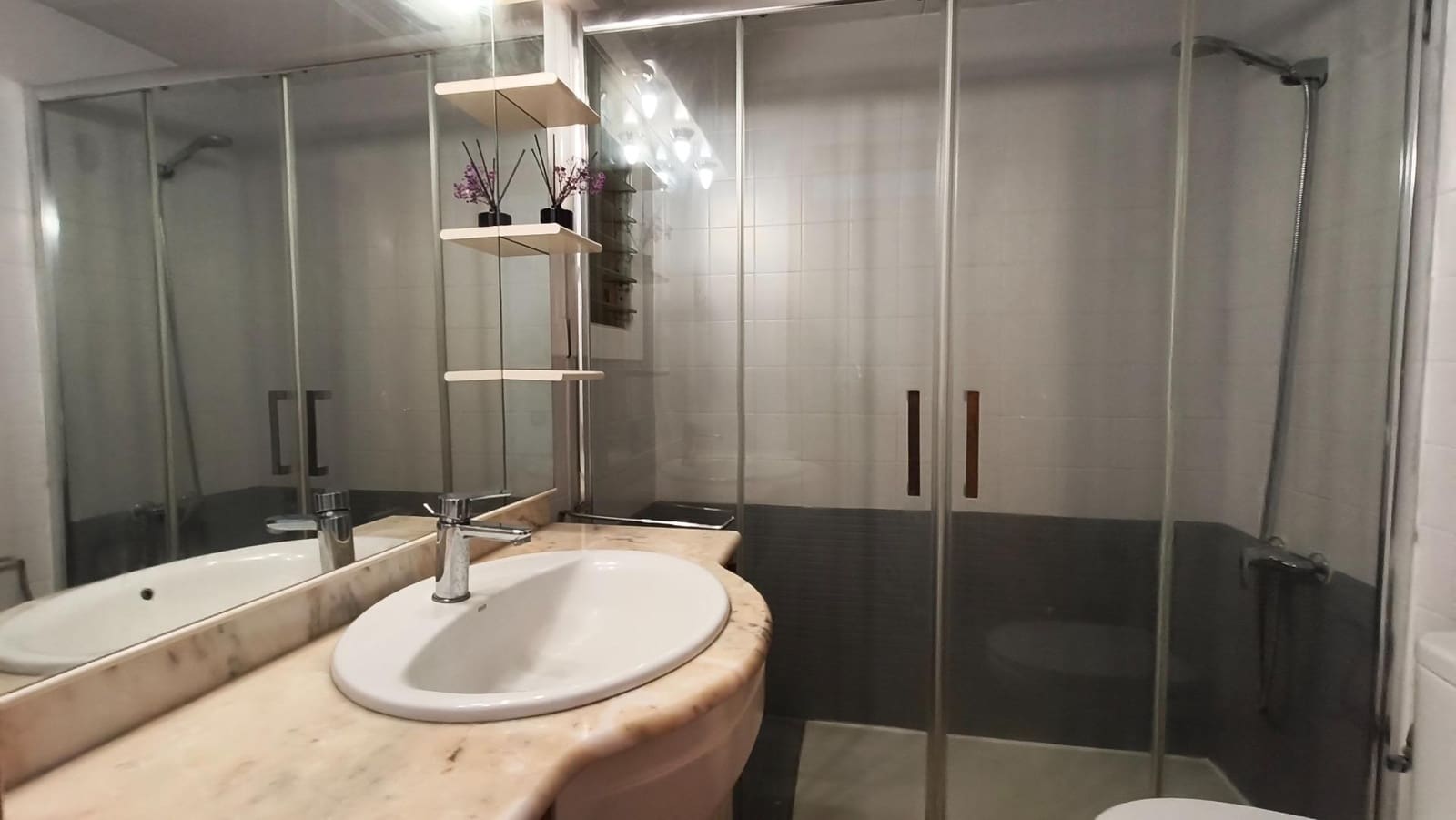 4 bedroom Flat for sale in Vilanova i la Geltru - € 330,000 (Ref: 9911183)